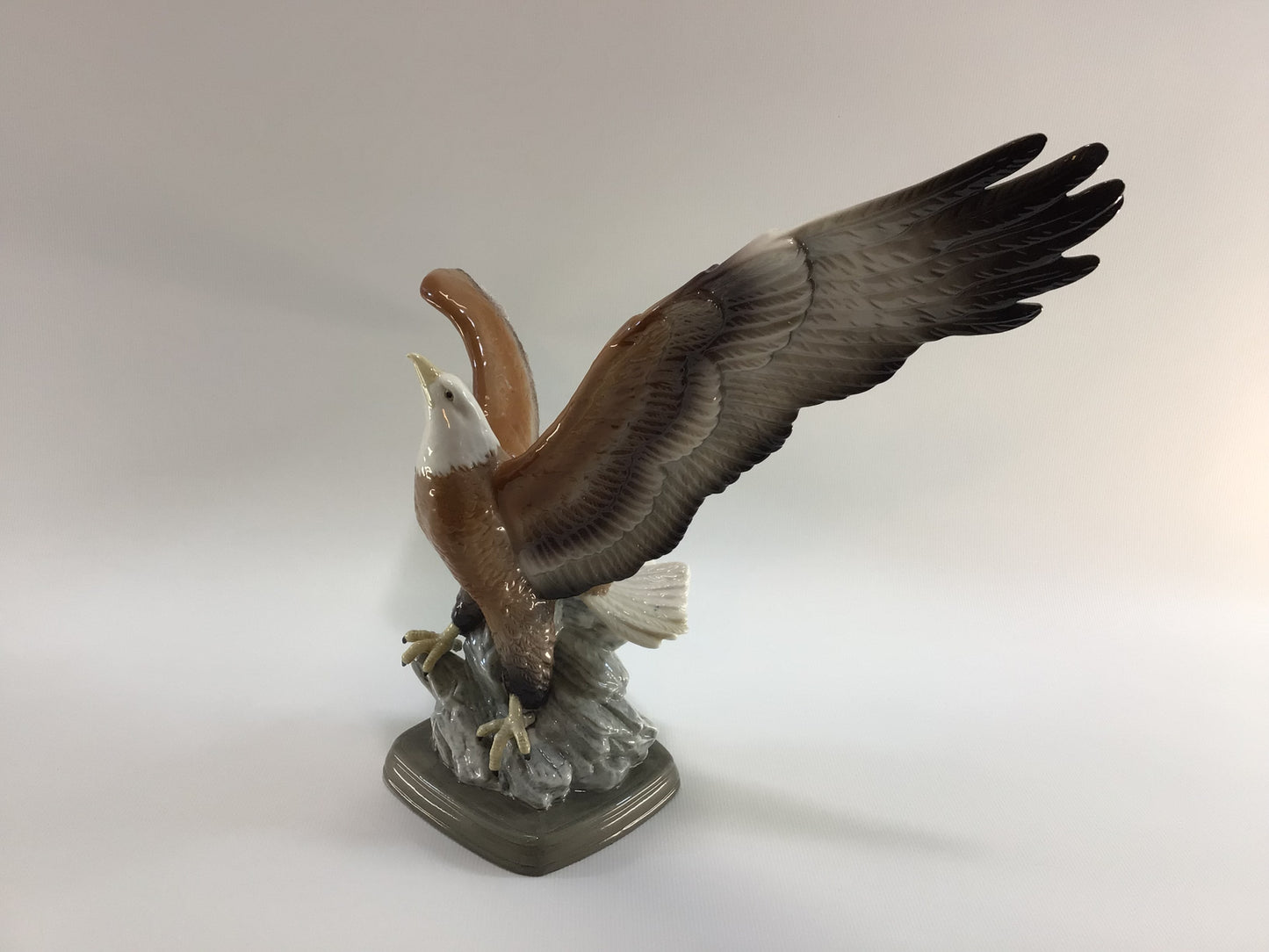 Crystal Cathedral 12" Porcelain Eagle 2008 Sculpture 25th Anniversary Eagles Club