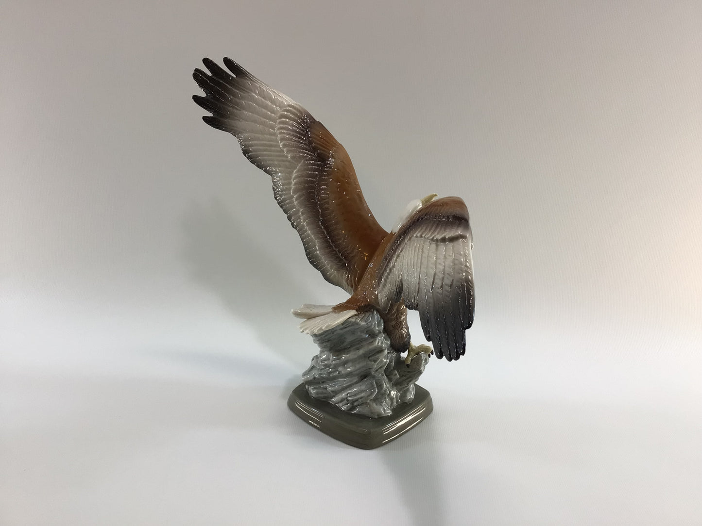 Crystal Cathedral 12" Porcelain Eagle 2008 Sculpture 25th Anniversary Eagles Club