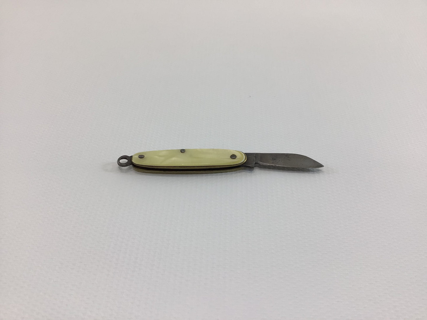 Miniature Keychain Pocket Knife 1" Single Blade Vintage Gumball Machine Toy Prize