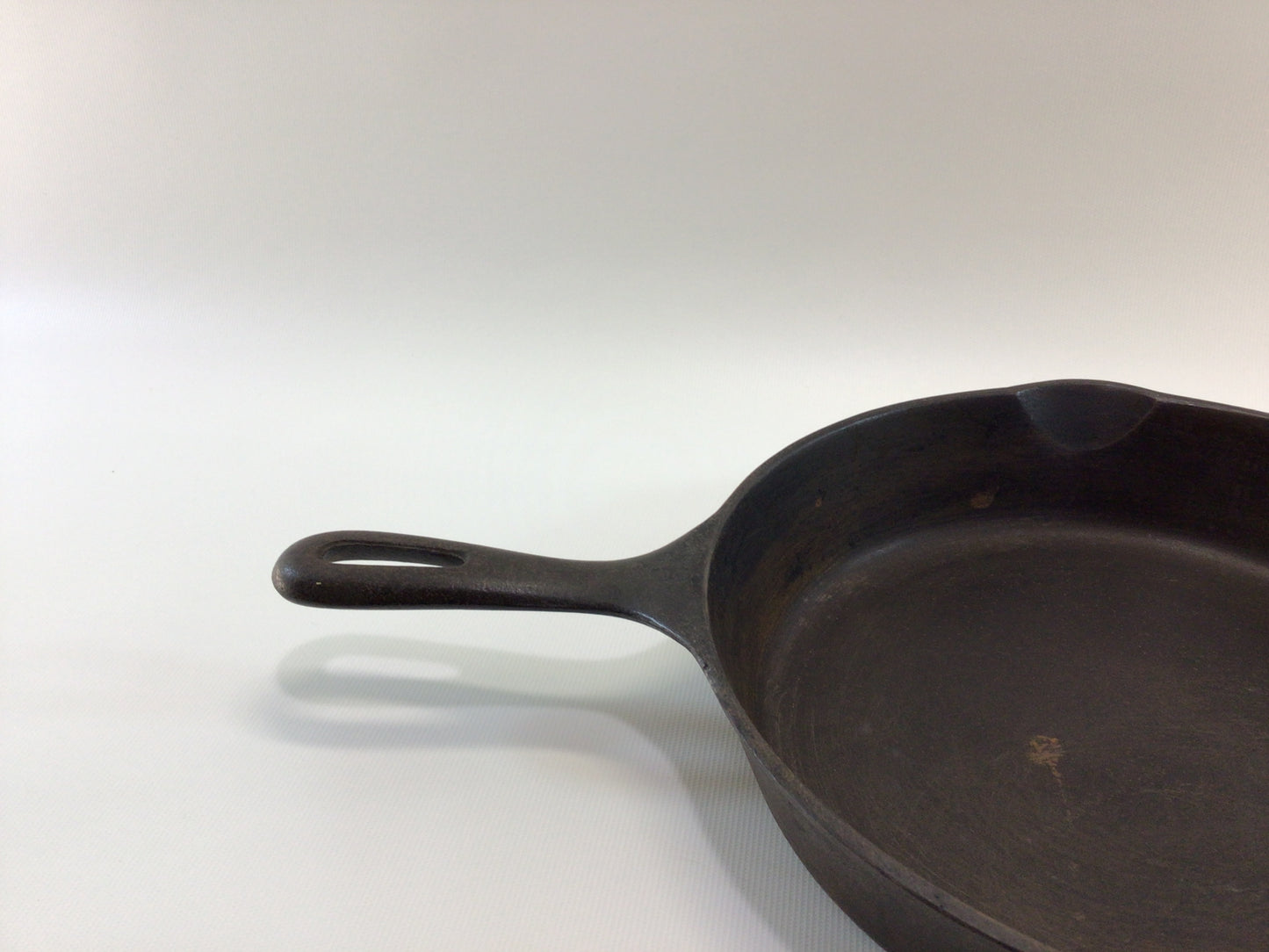 Cast Iron Skillet 10 3/4" A Vintage Country Kitchen Homestead Cookware