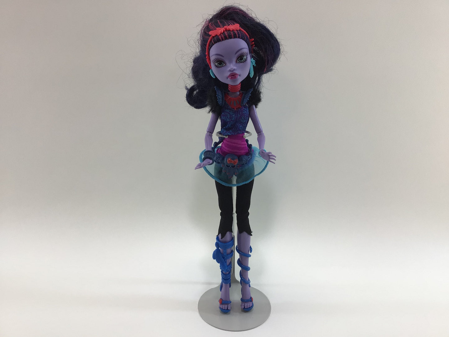 2013 Monster High Jane Boolittle Self Standing Signature Series Fashion Doll