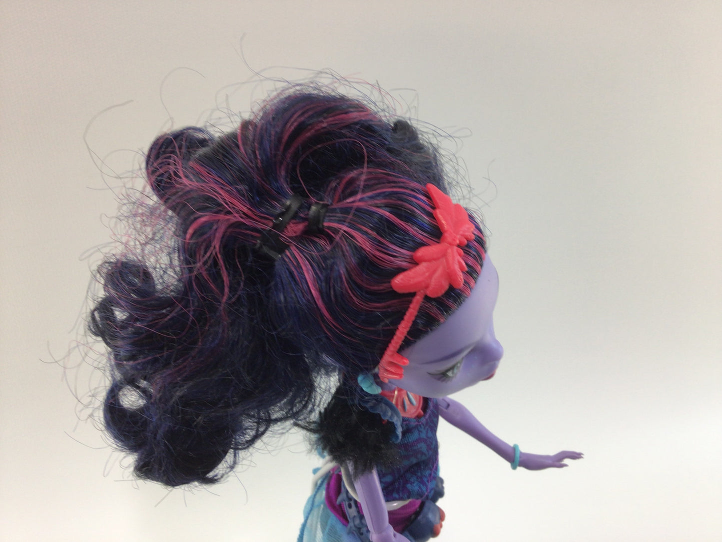 2013 Monster High Jane Boolittle Self Standing Signature Series Fashion Doll