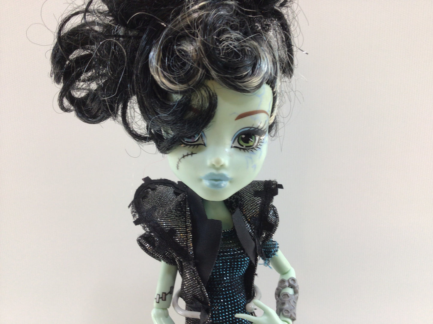 Monster High 2012 Frankie Stein Ghouls Rule Fashion Doll