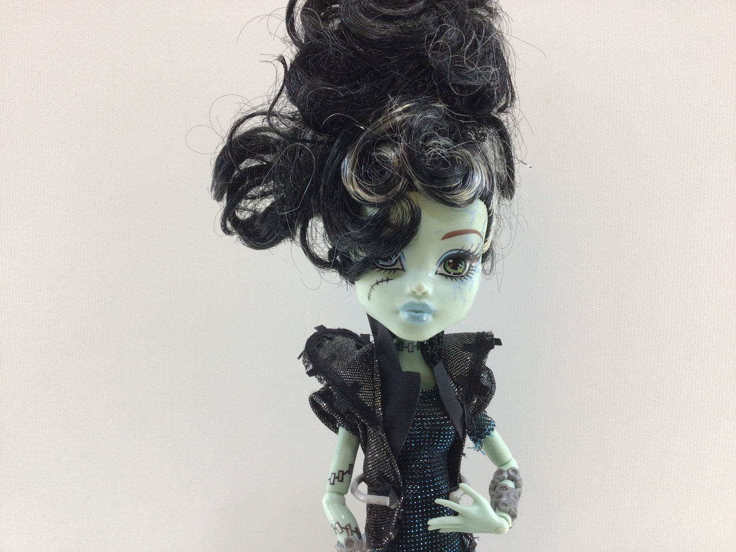 Monster High 2012 Frankie Stein Ghouls Rule Fashion Doll