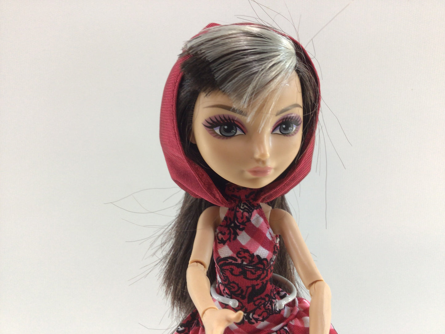 Cerise Hood 2014 Ever After High Fashion Doll