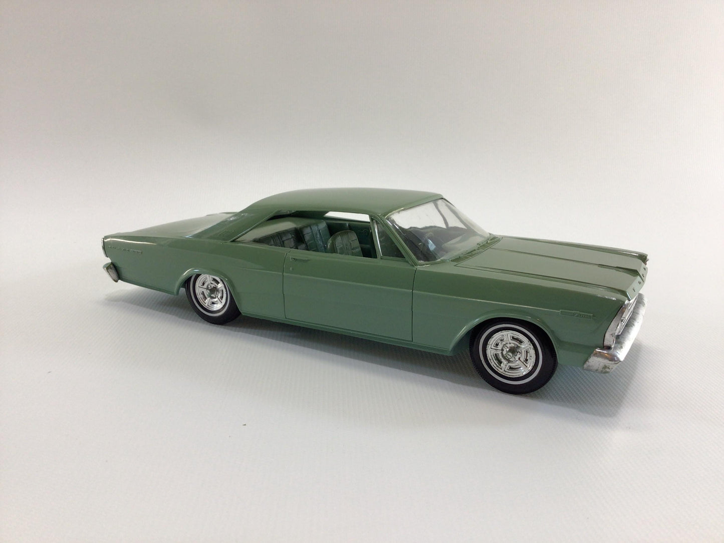 FORD Galaxie 500 1966 Dealer Promo Vintage Hard Plastic 1:25 Scale Toy Car