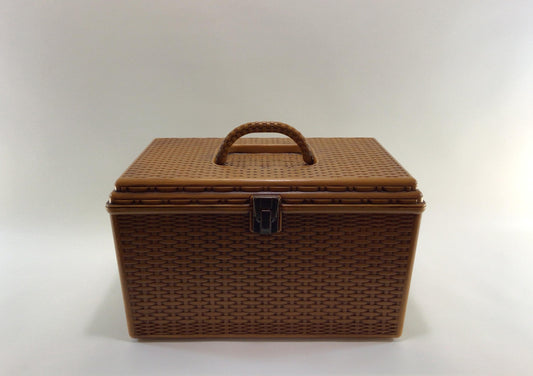 Wilhold Sewing Box Basket Weave Pattern Hard Plastic Vintage Wilson MFG Corp