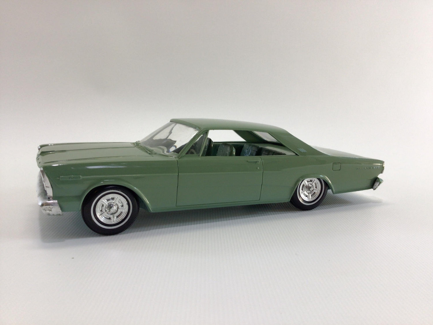 FORD Galaxie 500 1966 Dealer Promo Vintage Hard Plastic 1:25 Scale Toy Car