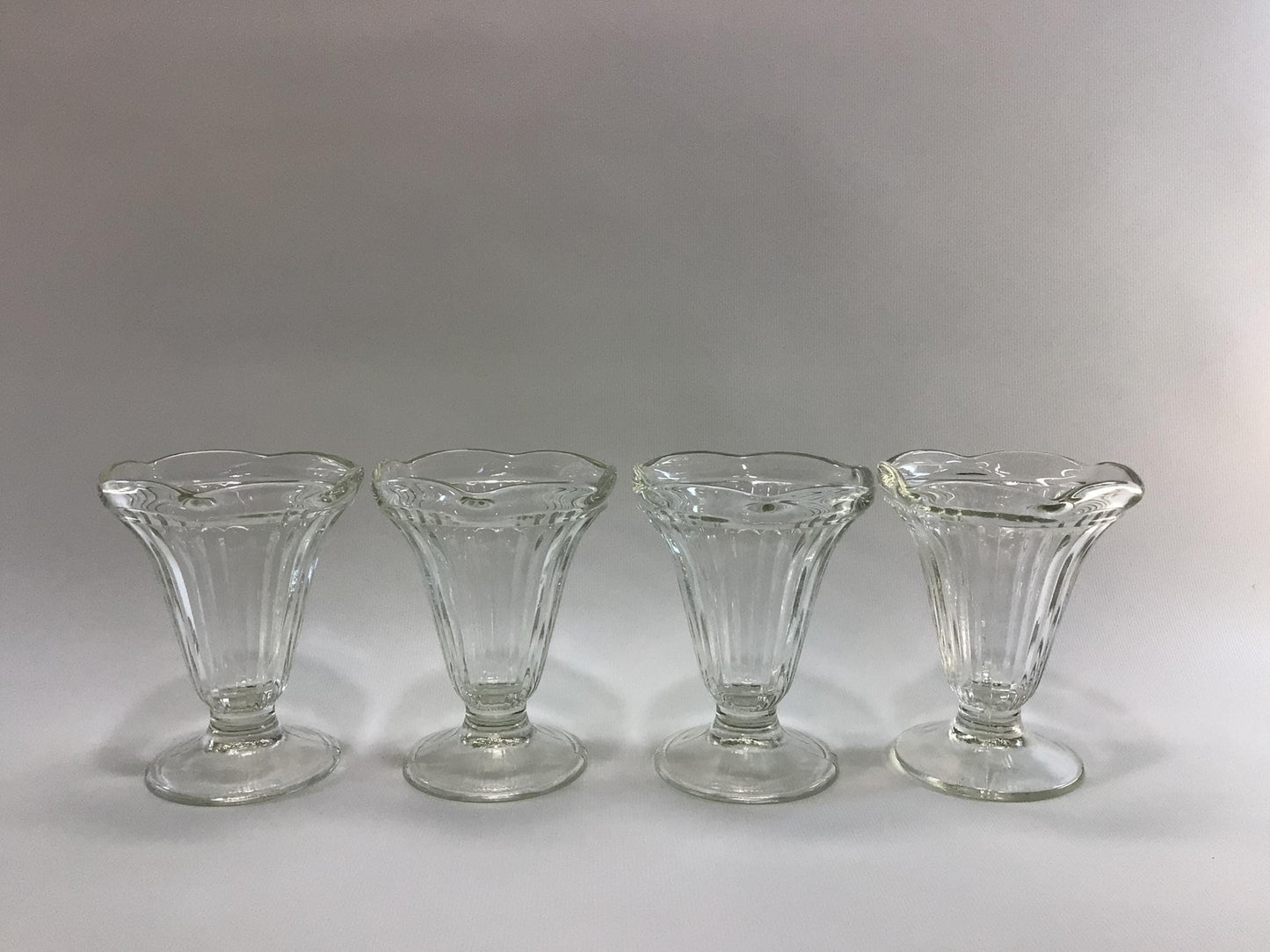 Sundae Glasses Set of 4 Antique Ribbed Soda Fountain Ice Cream Parlor Dining Home Decor