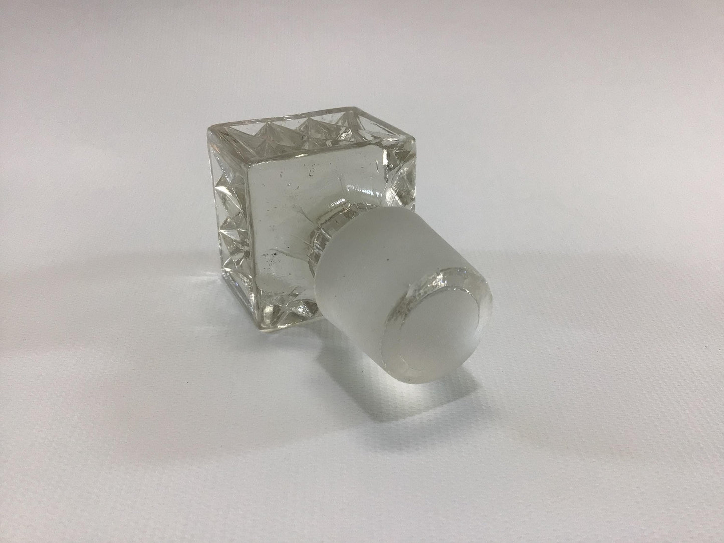 Antique Bottle Stopper Square Diamond 28mm Ground Pressed Clear Glass Replacement Part Decanter