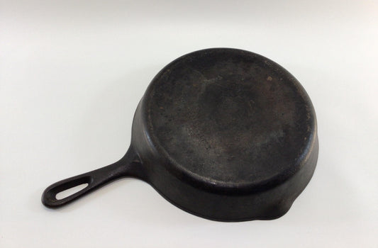 Cast Iron Skillet 10 3/4" A Vintage Country Kitchen Homestead Cookware