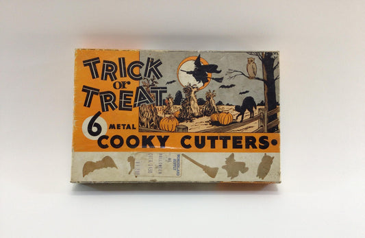 Halloween Trick or Treat Cooky Cutters Set Vintage Kitchen Utensil Holiday Home Decor