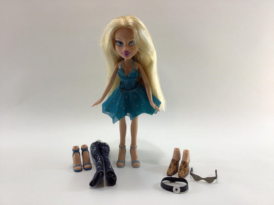 Bratz Cloe 2006 Passion for Fashion 1st Edition Vintage MGA Toy Fashion Doll and Misc Accessories