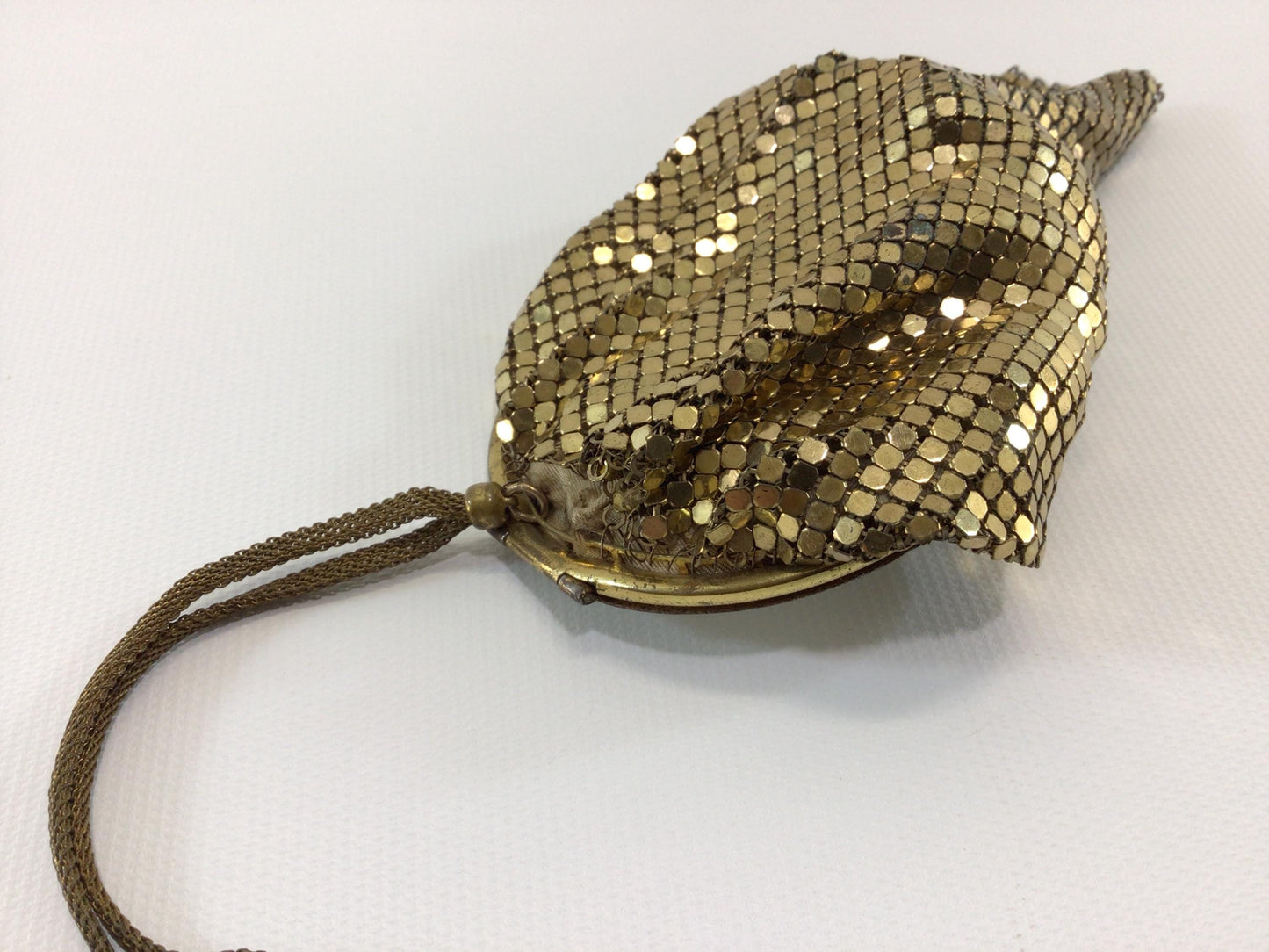 Vintage Handbag Enameled Compact Gold Tone Metal Mesh Clutch Purse Evening Bag