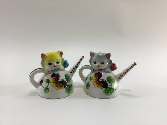 Teapot Kittens Figurine Salt & Pepper Shaker Set Cute PY Japan Miyao Kitsch Vintage Ceramic Kitchen Decor