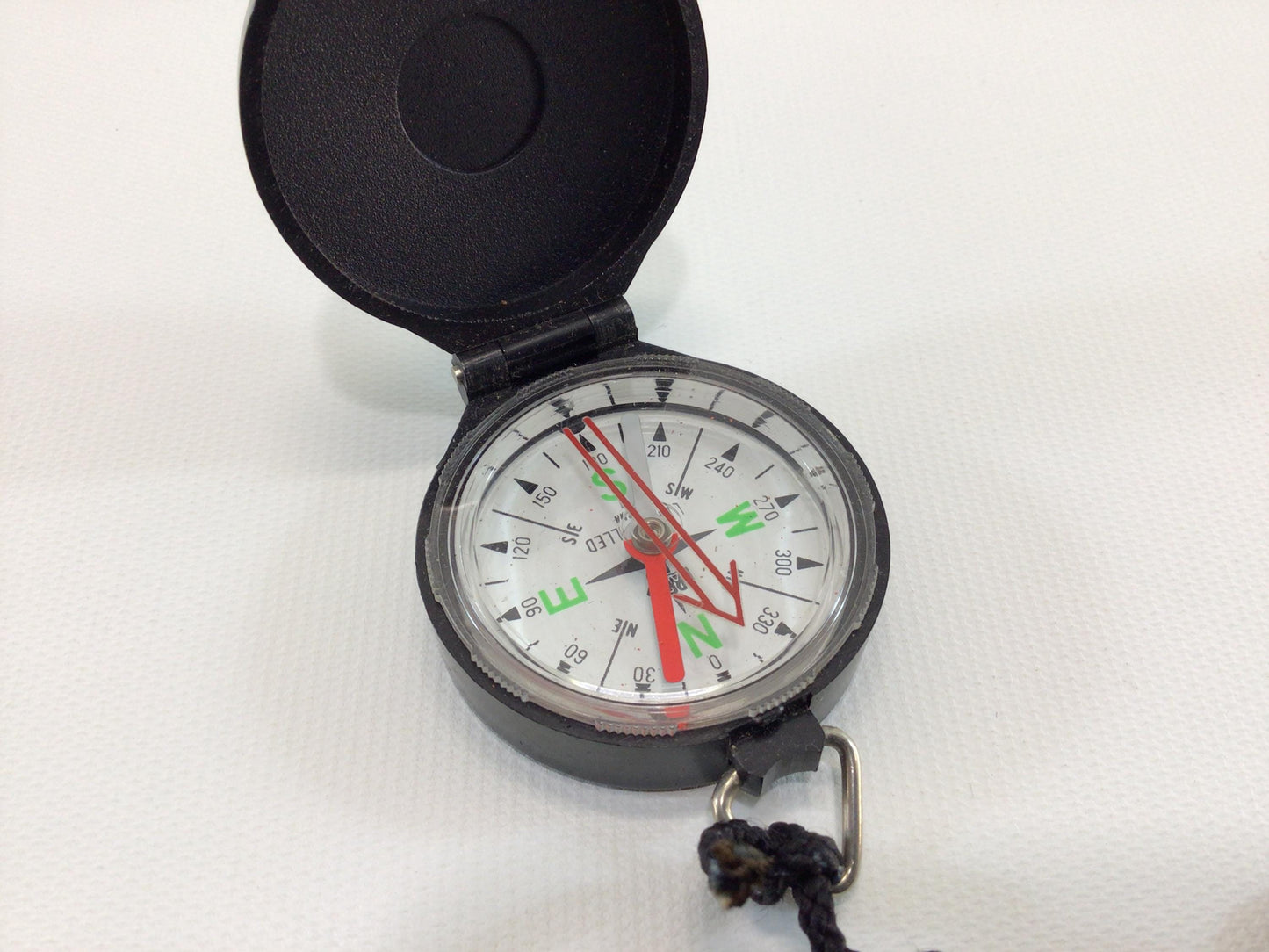 Edge Mark Pocket Compass Closed Face Made in Japan Vintage Hiking Outdoor Sporting Equipment