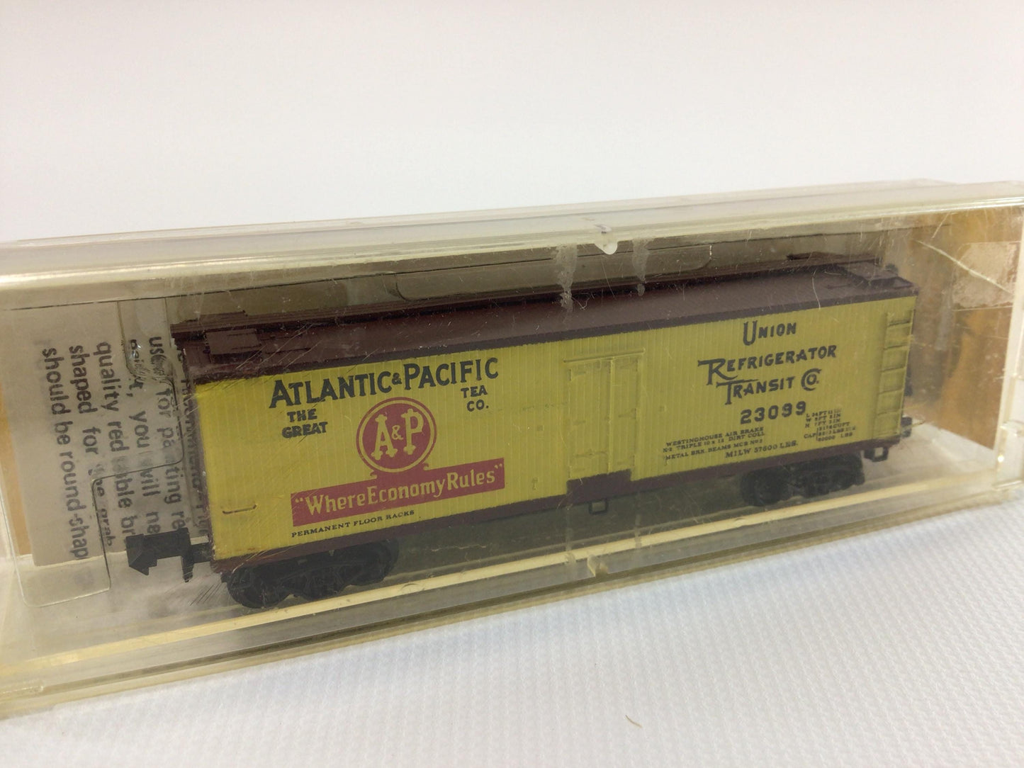 Kadee N Scale Refrigerated Boxcar A&P Atlantic Pacific Vintage Model Railroad Car 23099