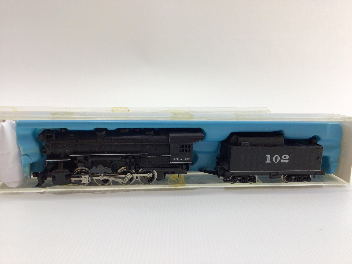 AT & SF Locomotive 10122 and Tender 102 Vintage Atlas N Scale Model Railroad Toy Train Engine