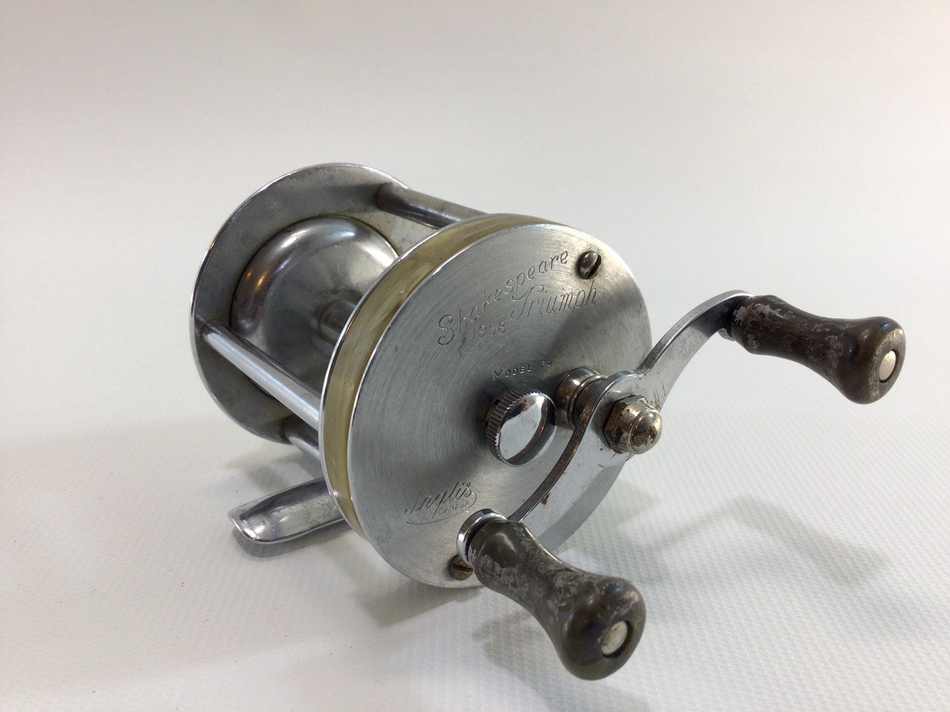 1958 shakespeare fishing reel Shakespeare 1958 Triumph Model FJ Baitcasting Reel Fishing Tackle Vint – t42 Emporium
