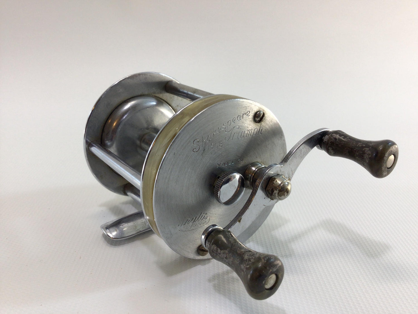 Shakespeare 1958 Triumph Model FJ Baitcasting Reel Fishing Tackle Vintage Outdoor Sporting Equipment