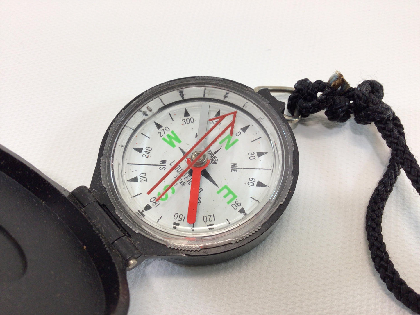 Edge Mark Pocket Compass Closed Face Made in Japan Vintage Hiking Outdoor Sporting Equipment