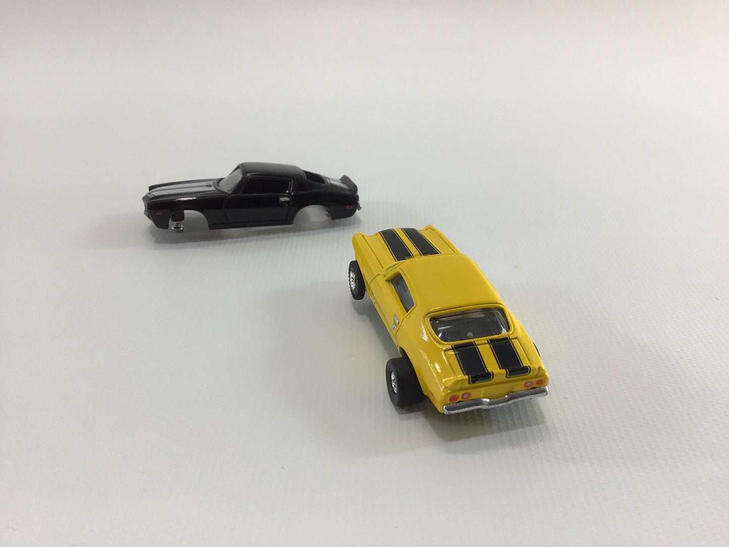 Playing Mantis 2002 HO Scale Vintage Chevrolet Camaro Toy Slot Car - UNTESTED with Extra Body