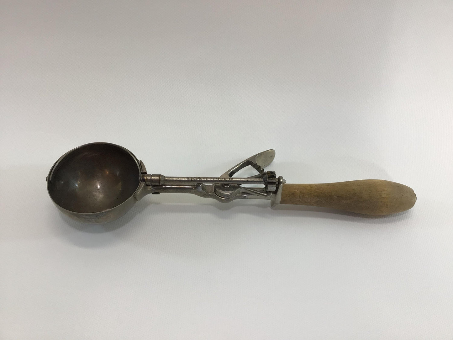 Gilchrist Ice Cream Scoop Model 31 Size 12 Antique Parlor Soda Fountain Kitchen Decor