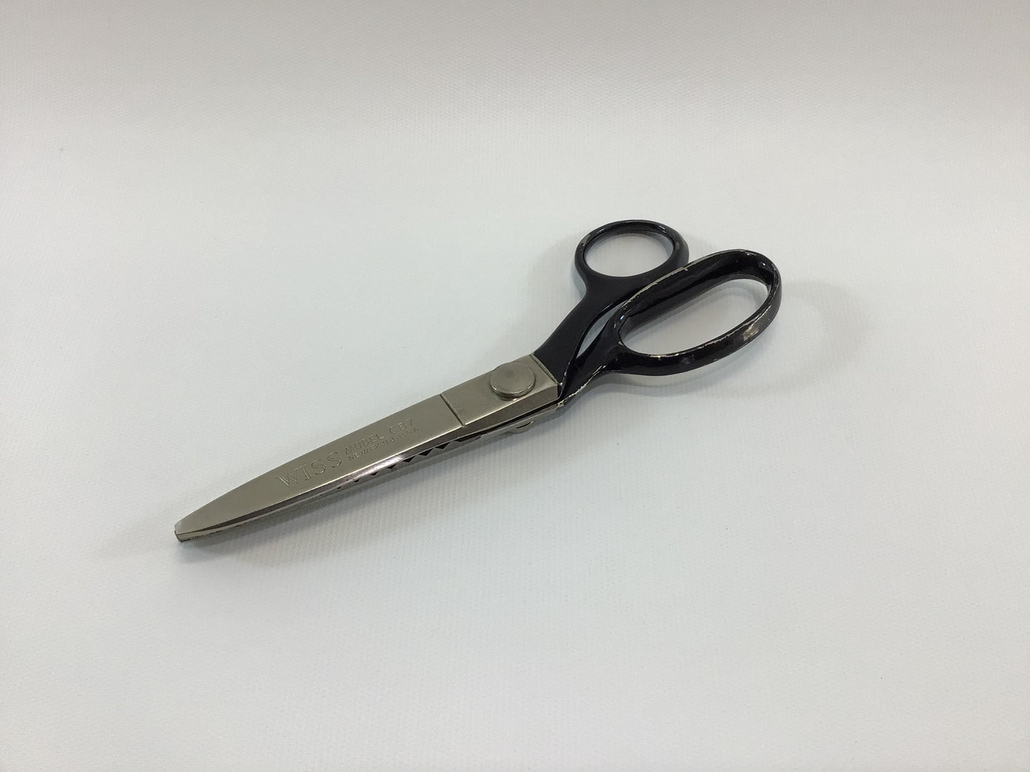 Wiss Pinking Shears Left Handed Model CB7 Quality Made in USA Vintage Sewing Notion Tool