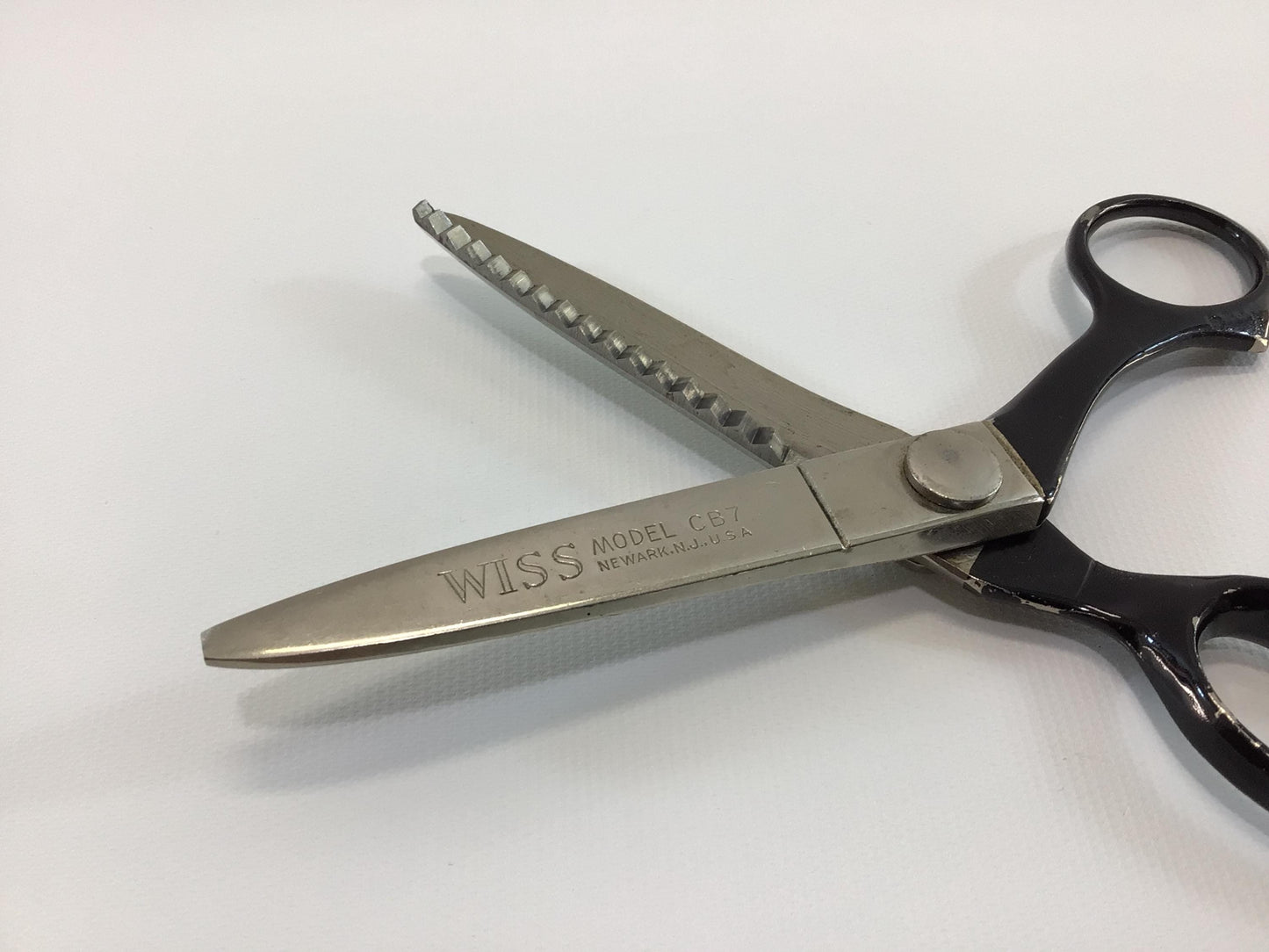 Wiss Pinking Shears Left Handed Model CB7 Quality Made in USA Vintage Sewing Notion Tool