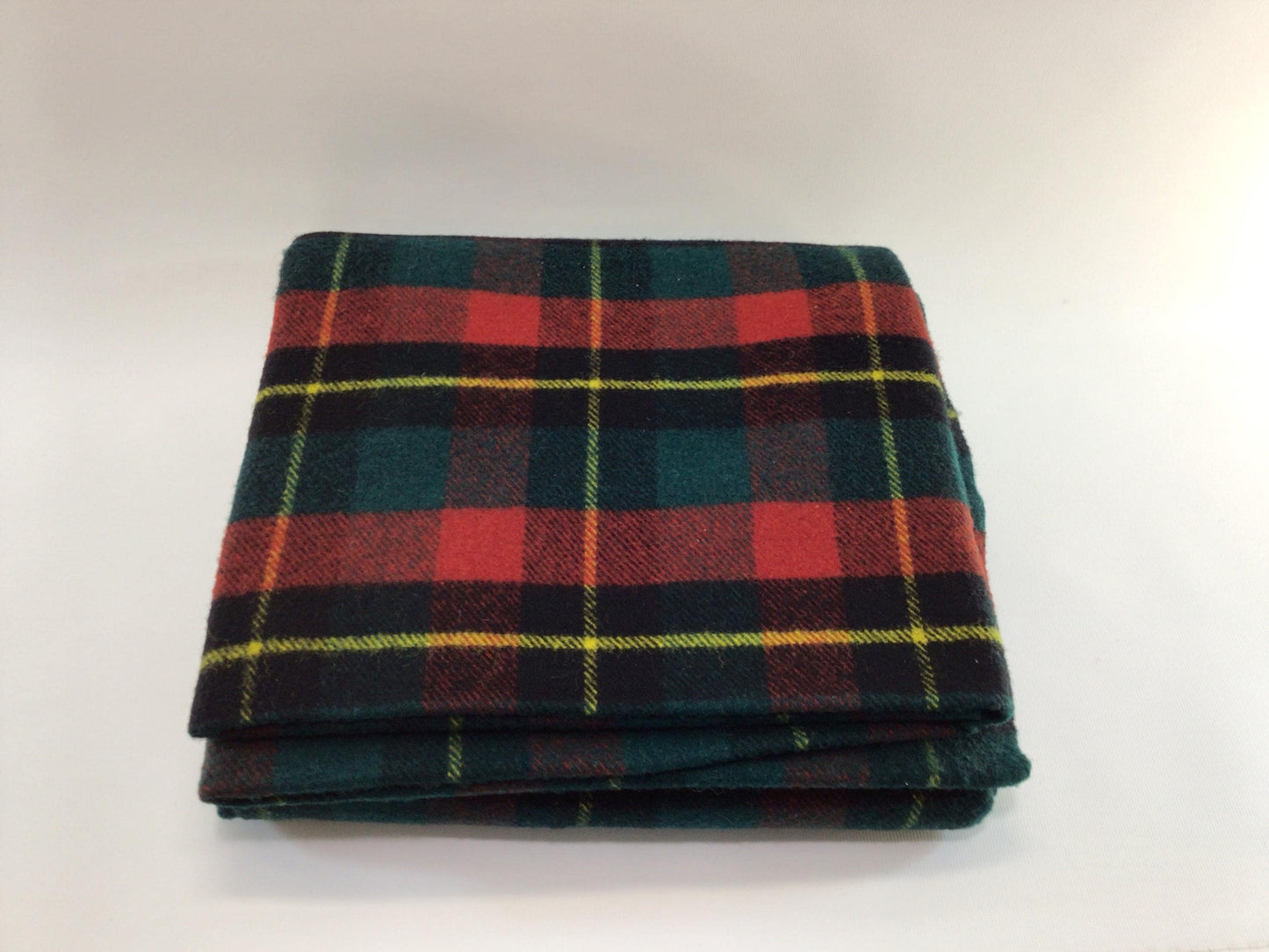 Pendleton Tartan Robe In a Bag Stadium Throw Blanket Vintage Quality Made in USA 100% Virgin Wool