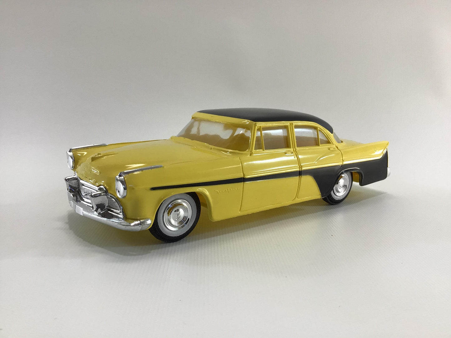 Johan Detroit Vintage Dealer Promo Car 1956 Desoto 4 Door Hardtop Sedan Hard Plastic 1:25 Scale Toy