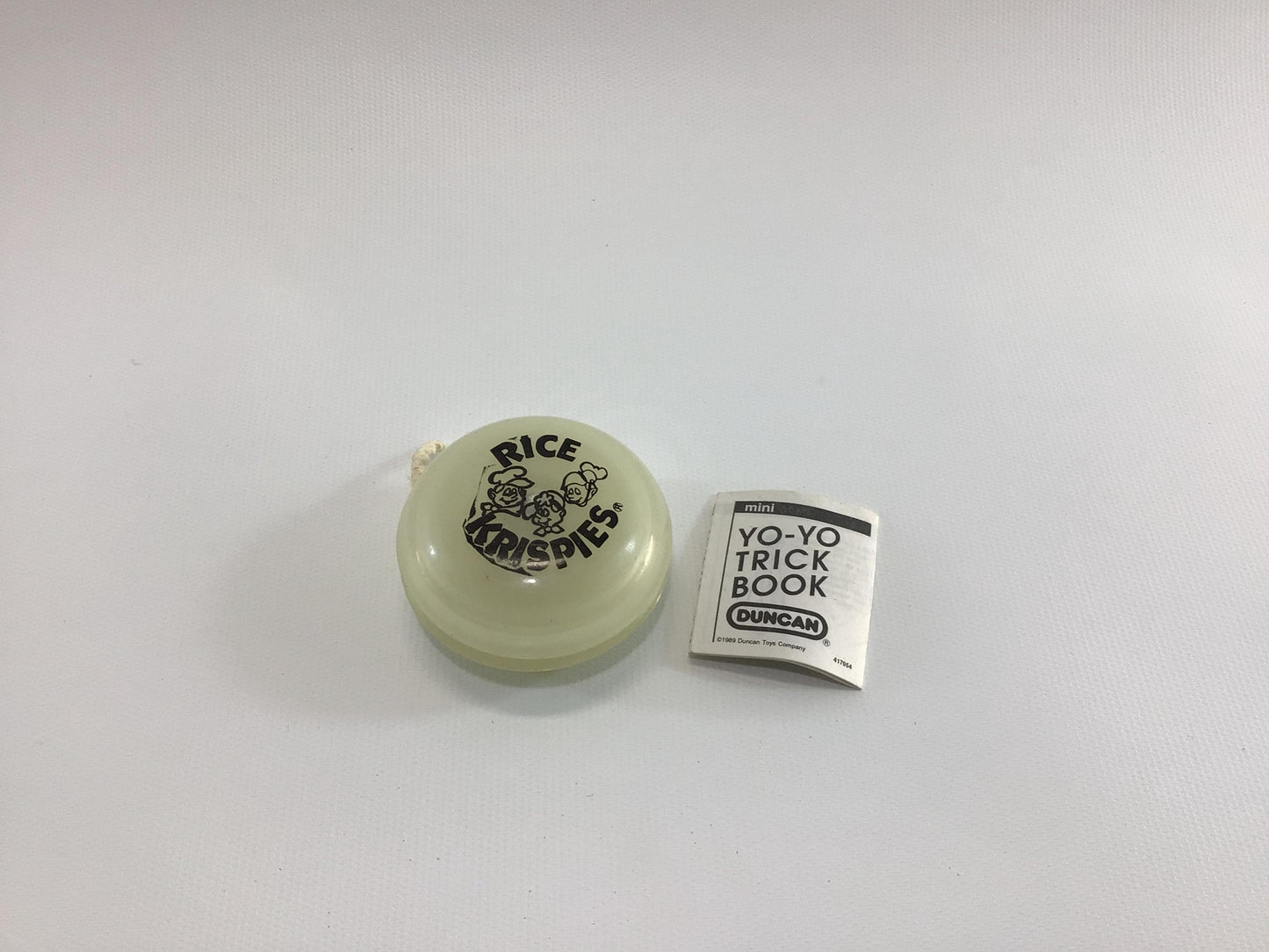 Duncan Imperial Glow in the Dark YoYo Vintage Kellogg's Snap Crackle and Pop Advertising Giveaway Toy Cereal Premium