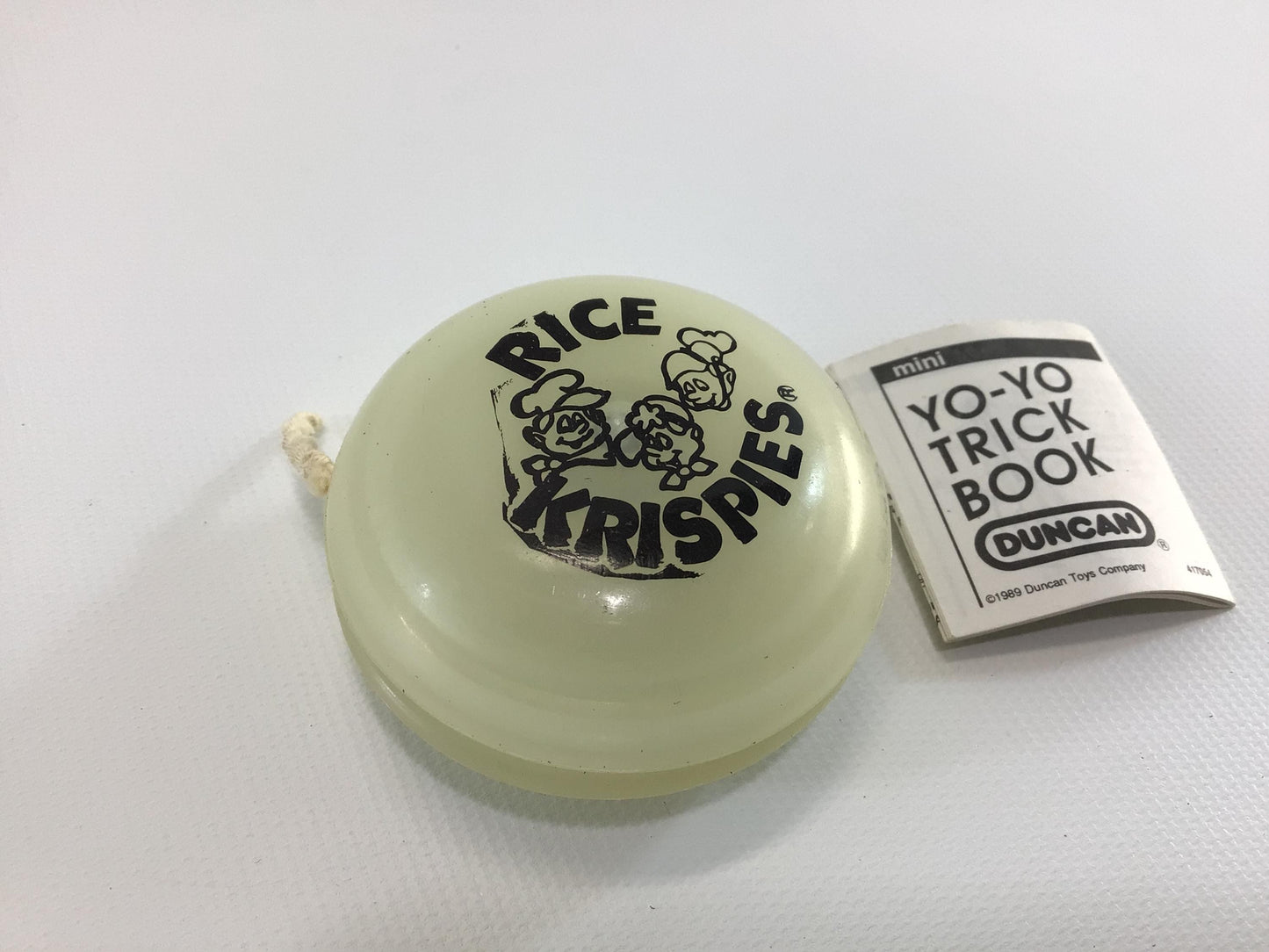Duncan Imperial Glow in the Dark YoYo Vintage Kellogg's Snap Crackle and Pop Advertising Giveaway Toy Cereal Premium