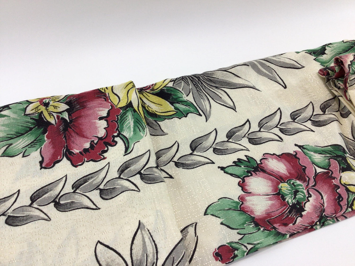 Retro 70s Floral Pattern Vintage Pinch Pleat Drapes 39 x 86 Inch Pair of Panels