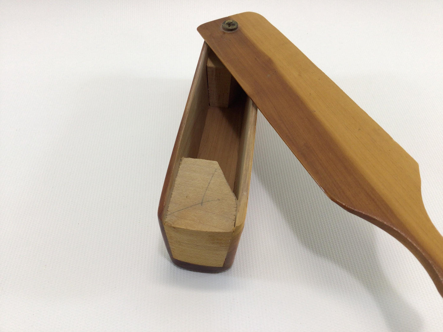 Cedar Turkey Call Glenn's Hens Glenn Nace Kokomo Mississippi Handmade Vintage Outdoor Sporting Hunting Equipment