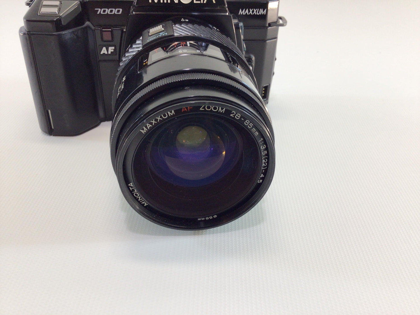 Minolta 7000 Maxxum 35mm Camera with 28-85mm AF Zoom Lens Vintage Photography Equipment - Untested