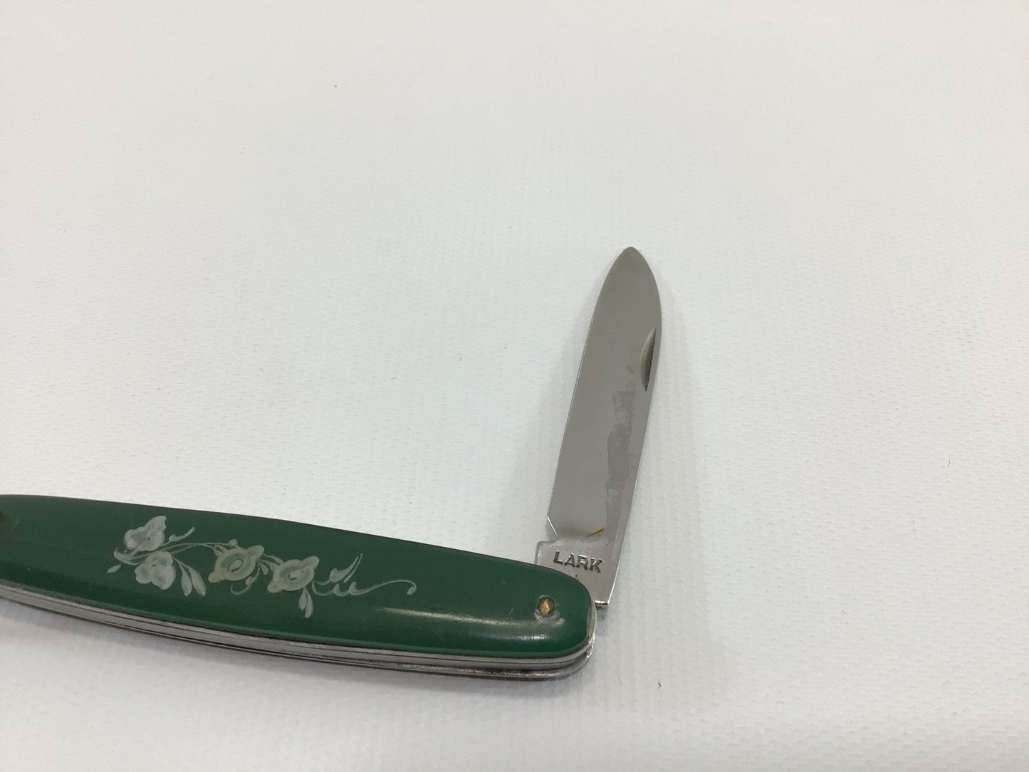 Lark Stainless Steel Single Blade Pocket Knife Vintage Souvenir Tropical Palm Trees Motif