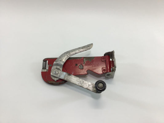 Red Dazey Speedo Can Opener No 64 Vintage Farmhouse Country Kitchen Wall Mount Hand Tool Utensil