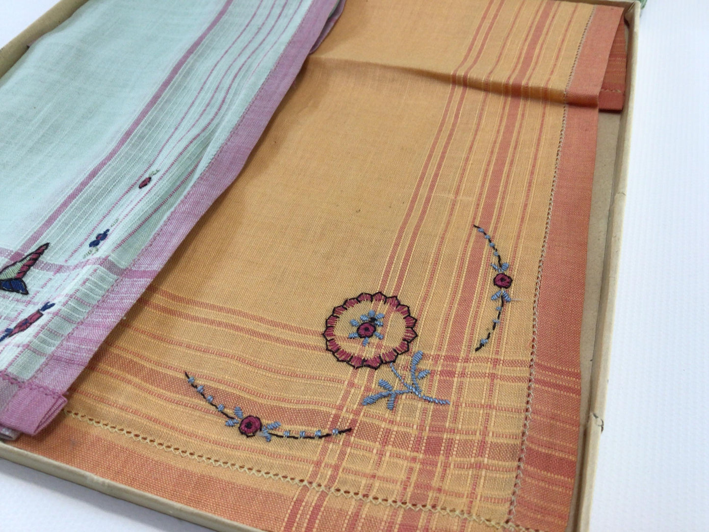 Embroidered Linen Vintage Ladies Handkerchiefs in Original Gift Box