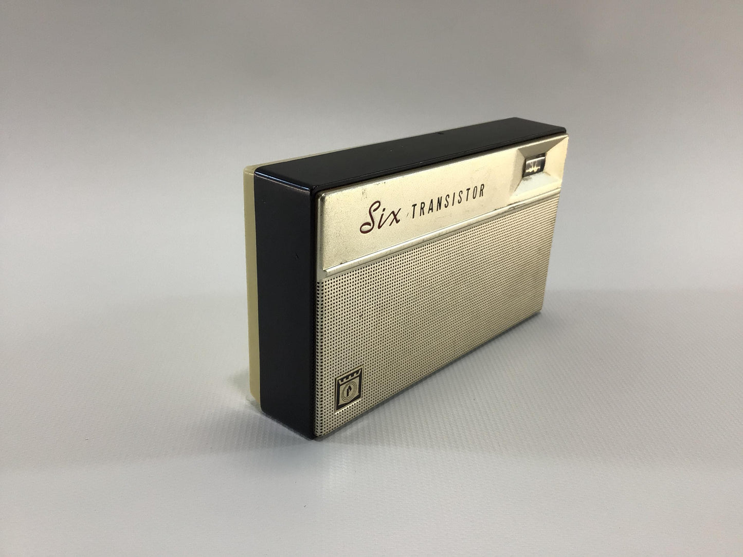 Vintage 6 Transistor Pocket AM Radio Penncrest Model 1130 Analog Audio Electronics - Nonworking Parts Repair Display