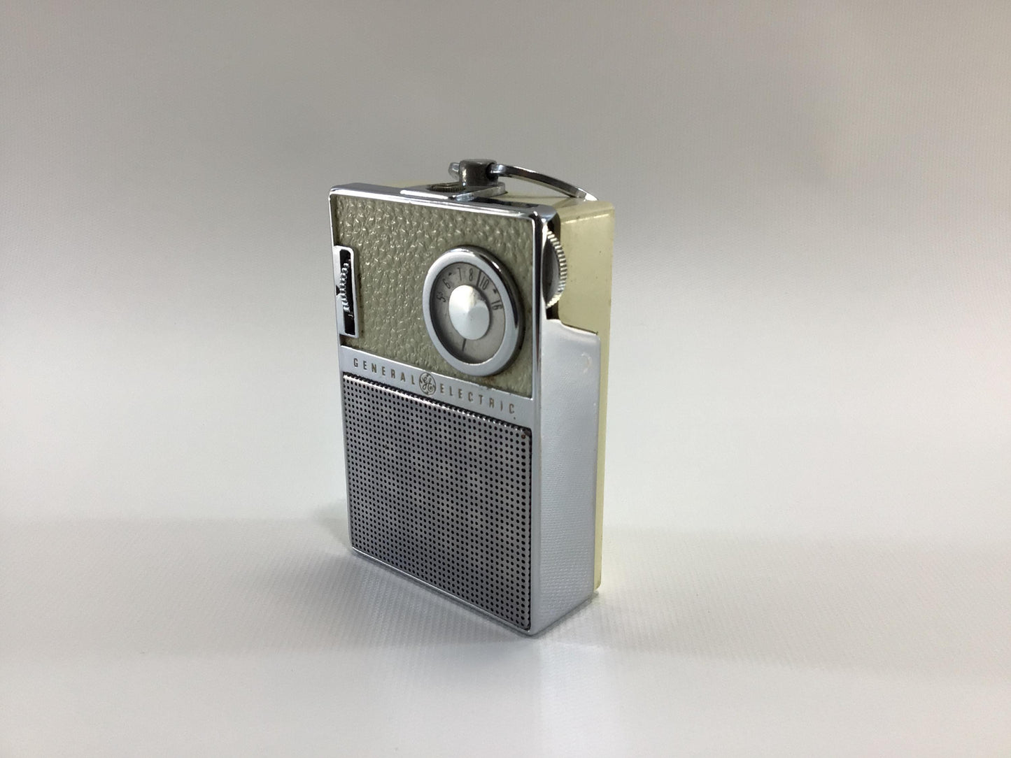 Vintage 6 Transistor Pocket AM Radio GE General Electric Model P-851C Analog Audio Electronics - Nonworking Parts Repair Display