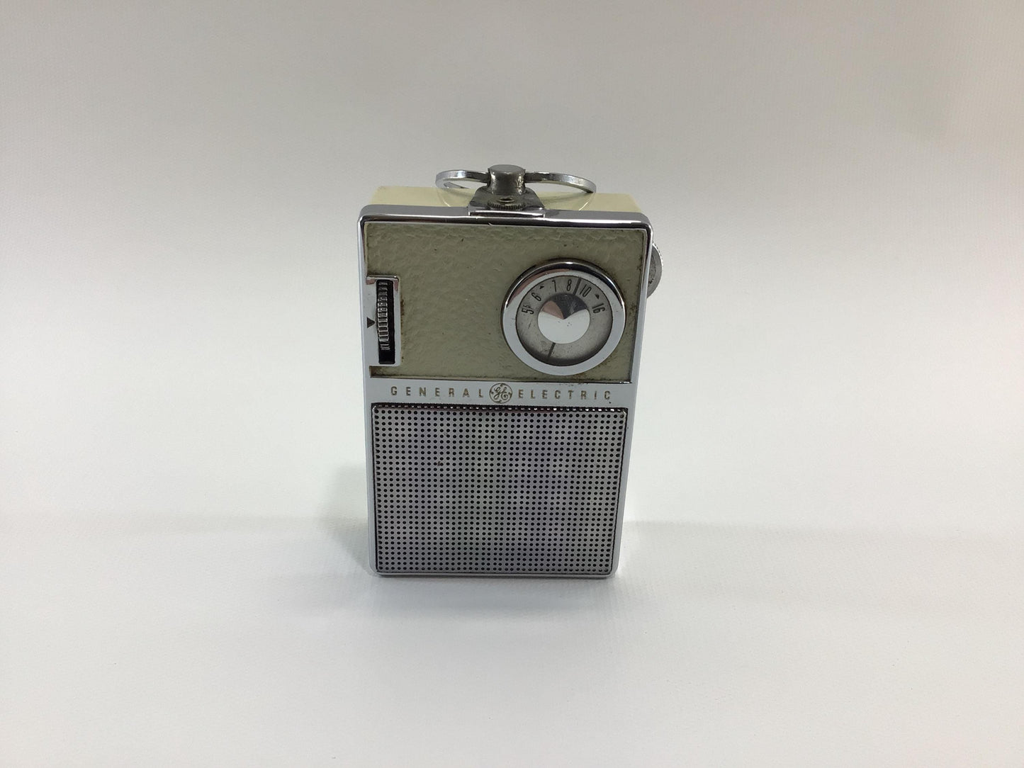 Vintage 6 Transistor Pocket AM Radio GE General Electric Model P-851C Analog Audio Electronics - Nonworking Parts Repair Display