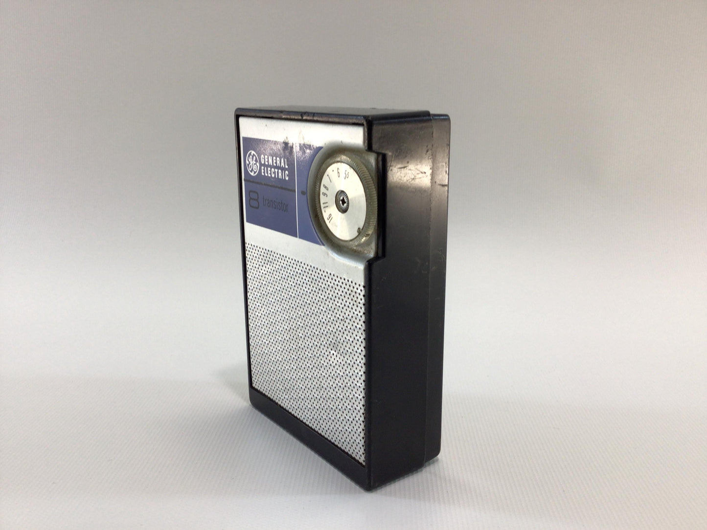 Vintage 8 Transistor Pocket AM Radio GE General Electric Model P-915E Analog Audio Electronics - Nonworking Parts Repair Display