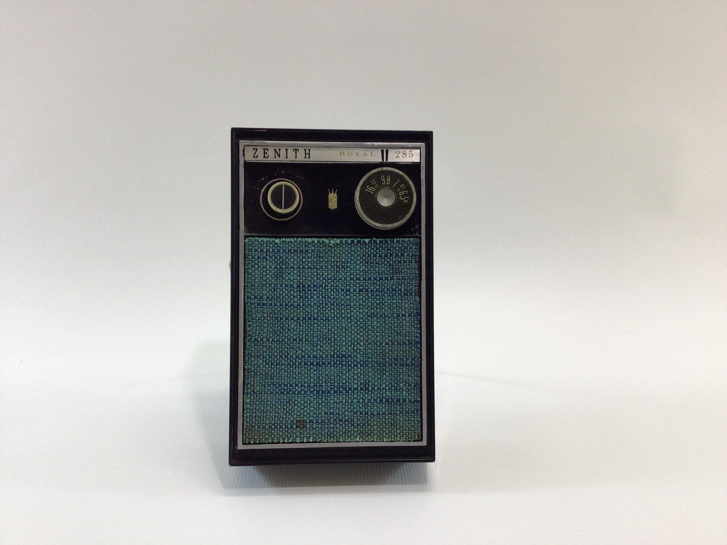 Zenith Royal 285-Y 8 Transistor MW Radio Vintage Analog Audio Electronics - Nonworking Parts Repair Display