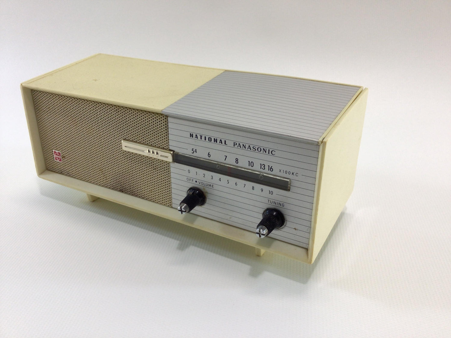 Vintage 6 Transistor AM Night Stand Radio Panasonic Model R-8 Analog Audio Electronics - Nonworking Parts Repair Display