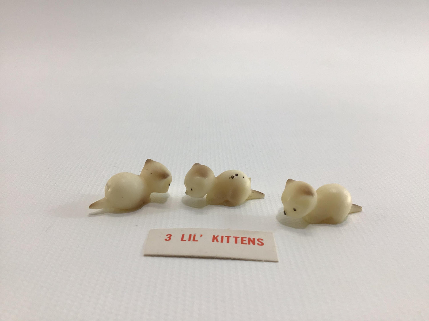 Vintage Miniature Resin Kitten Figurines Dollhouse Display Assemblage Arts and Crafts Pieces