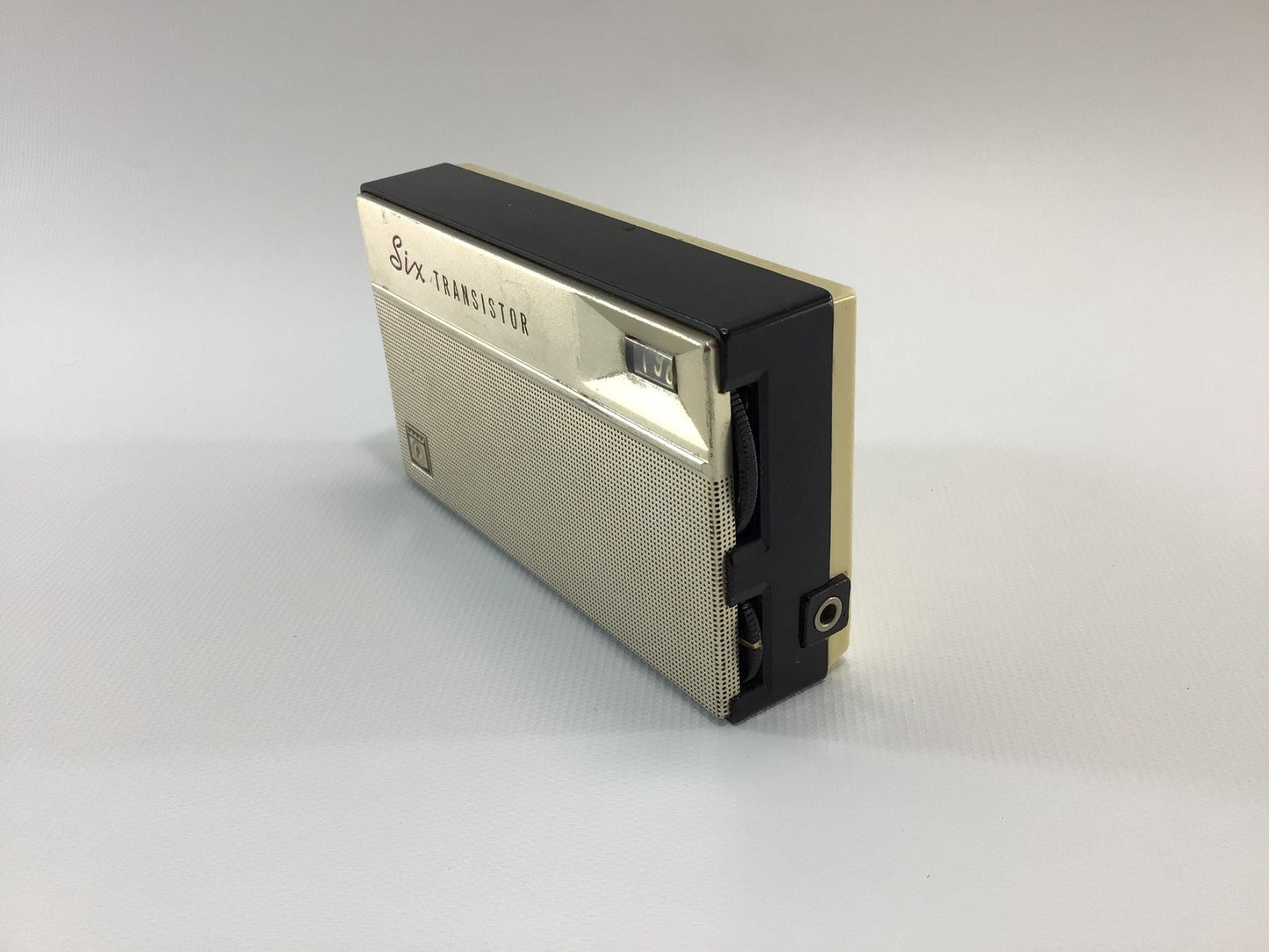 Vintage 6 Transistor Pocket AM Radio Penncrest Model 1130 Analog Audio Electronics - Nonworking Parts Repair Display