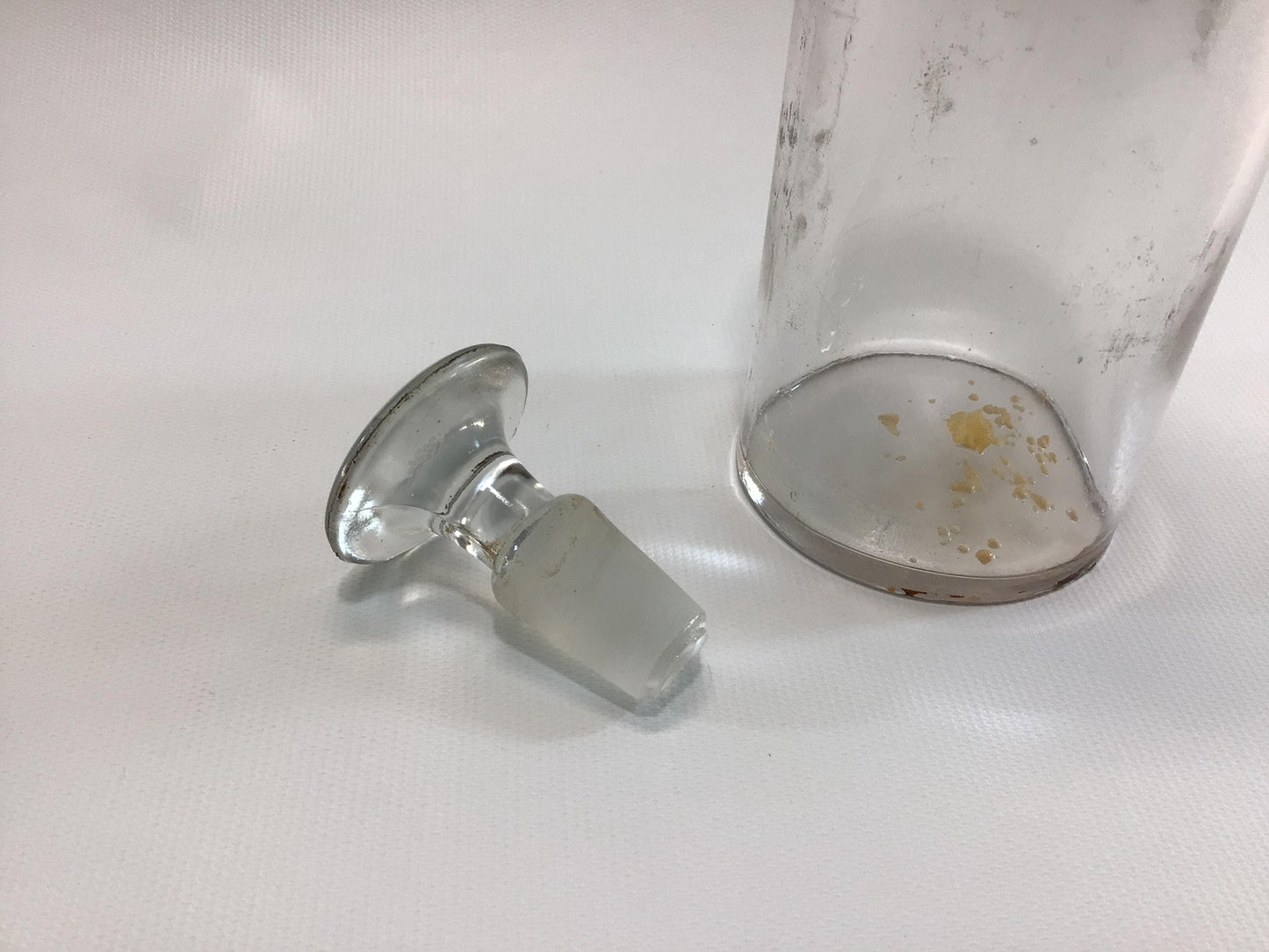 Antique Clear Glass Ground Stopper Apothecary Medicine Bottle