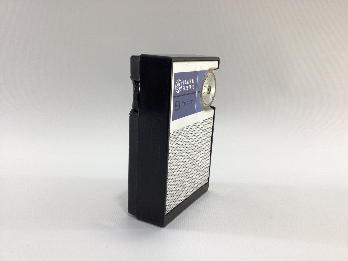 Vintage 8 Transistor Pocket AM Radio GE General Electric Model P-915E Analog Audio Electronics - Nonworking Parts Repair Display
