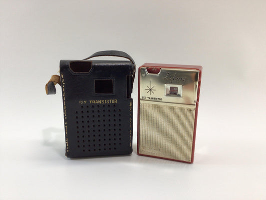 Vintage 6 Transistor Pocket AM Radio Valiant Deluxe HiFi Model TR-682 Analog Audio Electronics - Nonworking Parts Repair Display